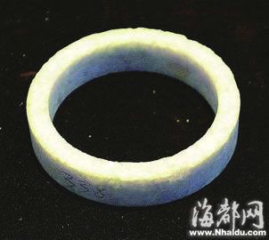 經(jīng)酸洗漂白(材質變松散,吸附力增強)