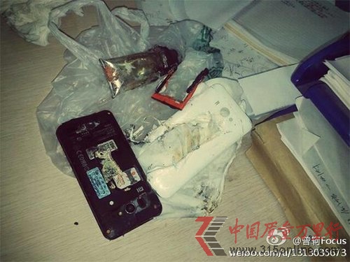 小米2使用不到一天爆炸 客服稱為仿造山寨機